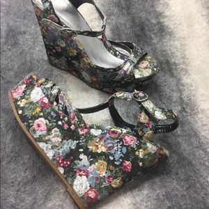 Floral Wedges